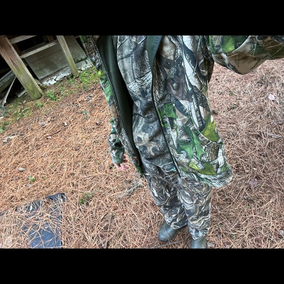 Meet your Posher, Dalton - Picture 3 of 7